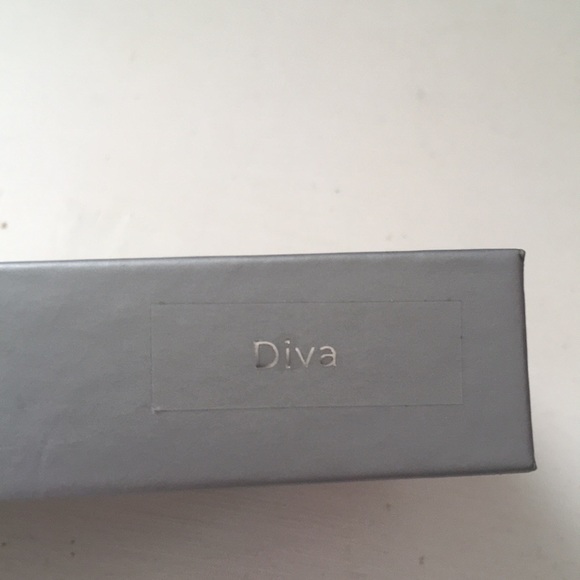 PUR lashes in Diva - Picture 7 of 8